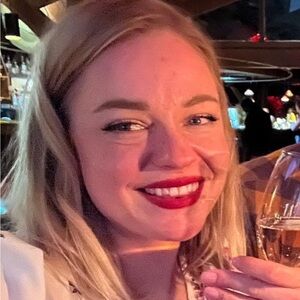 Meet your Posher, Emily.